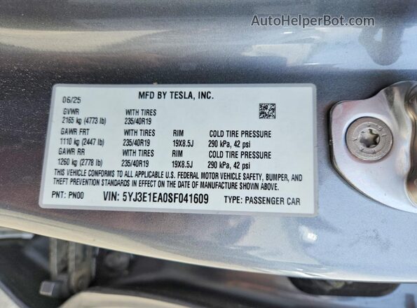 5YJ3E1EA0SF041609 2025 TESLA MODEL Gray Widok komory silnika