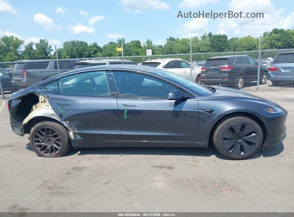 5YJ3E1EA0SF918552 2025 TESLA MODEL 3 Gray Vista interior trasera