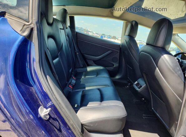 5YJ3E1EA1NF372252 2022 TESLA MODEL Blue Rear seats view