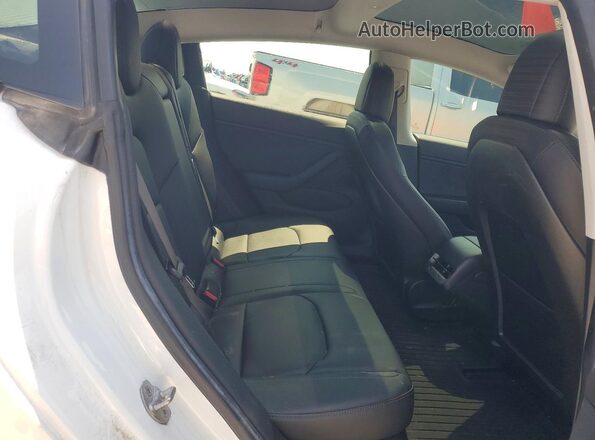 5YJ3E1EA2JF014748 2018 TESLA MODEL White Հետևի նստատեղերի տեսք