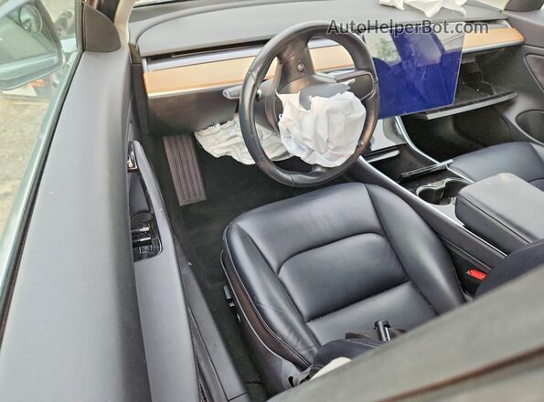 5YJ3E1EA2JF019075 2018 TESLA MODEL Gray Dashboard view