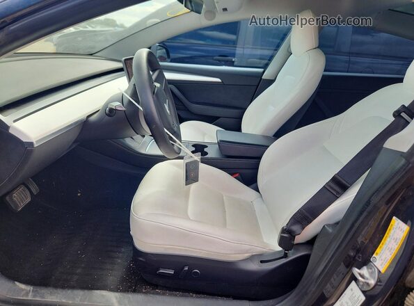 5YJ3E1EA2MF084545 2021 TESLA MODEL Серый Вид салона спереди