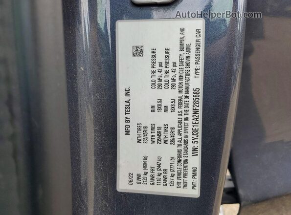 5YJ3E1EA2NF285685 2022 TESLA MODEL Gray ძრავის განყოფილების ხედი
