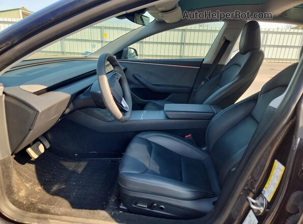5YJ3E1EA2RF829706 2024 TESLA MODEL Gray Вид салону спереду