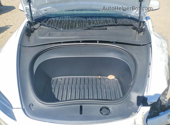 5YJ3E1EA2TF131216 2026 TESLA MODEL White უკანა სალონის ხედი