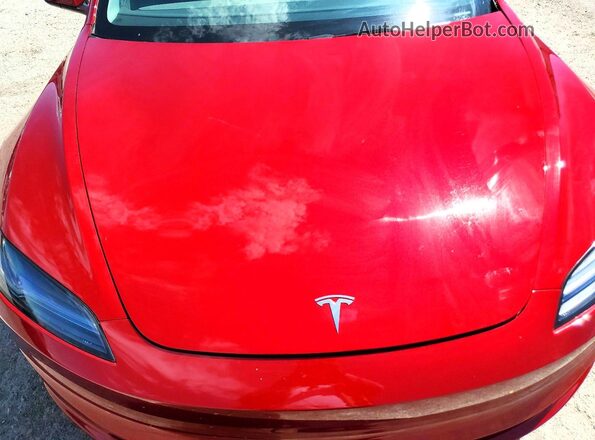 5YJ3E1EA4SF012792 2025 TESLA MODEL Красный Вид задней части салона