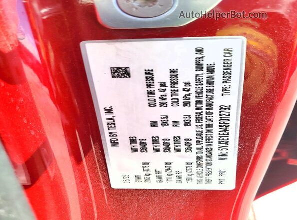 5YJ3E1EA4SF012792 2025 TESLA MODEL Красный Вид подкапотного пространства