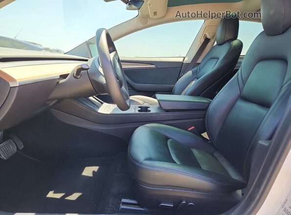 5YJ3E1EA5MF976286 2021 TESLA MODEL Белый Вид салона спереди