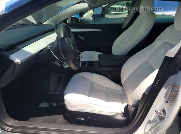 5YJ3E1EA5NF373582 2022 TESLA MODEL White Widok wnętrza z przodu