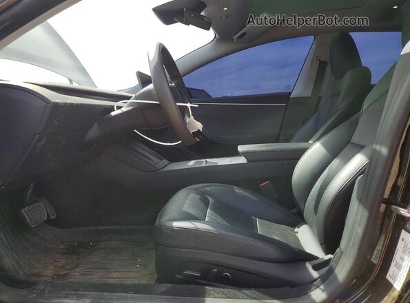 5YJ3E1EA5RF768013 2024 TESLA MODEL Black Widok wnętrza z przodu