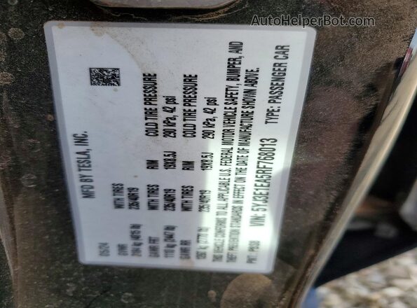 5YJ3E1EA5RF768013 2024 TESLA MODEL Black Widok komory silnika