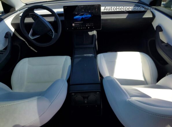 5YJ3E1EA5SF003504 2025 TESLA MODEL Blue Widok deski rozdzielczej