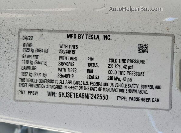 5YJ3E1EA6NF242550 2022 TESLA MODEL White Engine compartment view