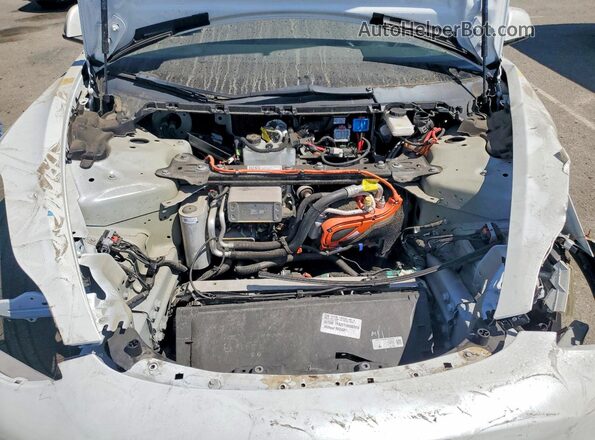 5YJ3E1EA6NF242550 2022 TESLA MODEL White Rear interior view