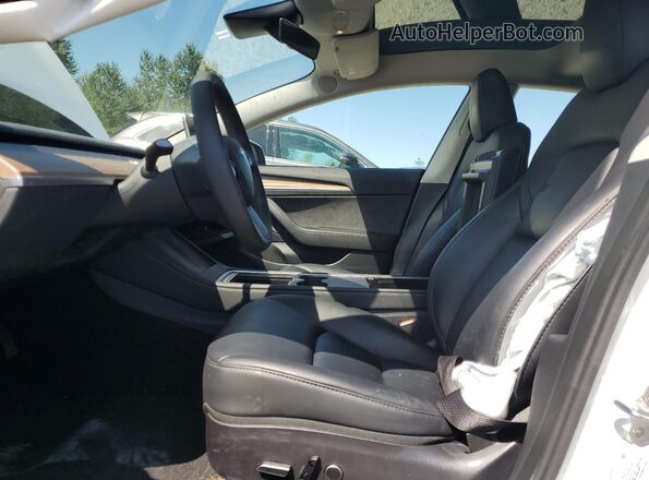 5YJ3E1EA6PF513299 2023 TESLA MODEL White Widok wnętrza z przodu