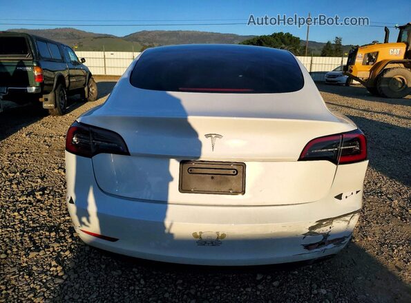 5YJ3E1EA6PF579237 2023 TESLA MODEL Белый Вид панели приборов