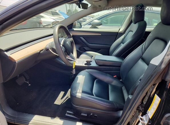 5YJ3E1EA7MF074710 2021 TESLA MODEL Black Vista interior delantera