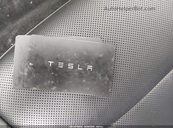 5YJ3E1EA7SF905331 2025 TESLA MODEL 3 Gray Vista del salpicadero