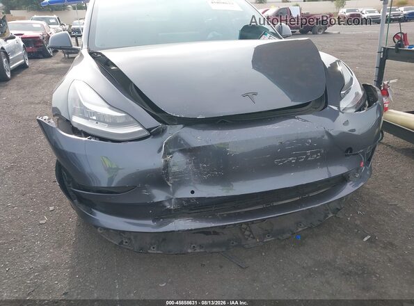 5YJ3E1EA8JF025706 2018 TESLA MODEL 3 Gray Widok z przodu