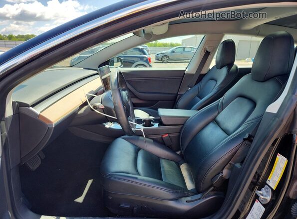 5YJ3E1EA8JF156523 2018 TESLA MODEL Black Front interior view