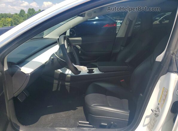 5YJ3E1EA8LF634135 2020 TESLA MODEL White Вид салону спереду
