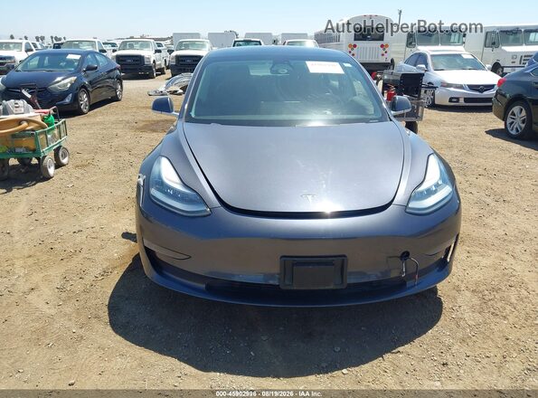 5YJ3E1EA9KF362452 2019 TESLA MODEL 3 Gray Առջևի վահանակի տեսք