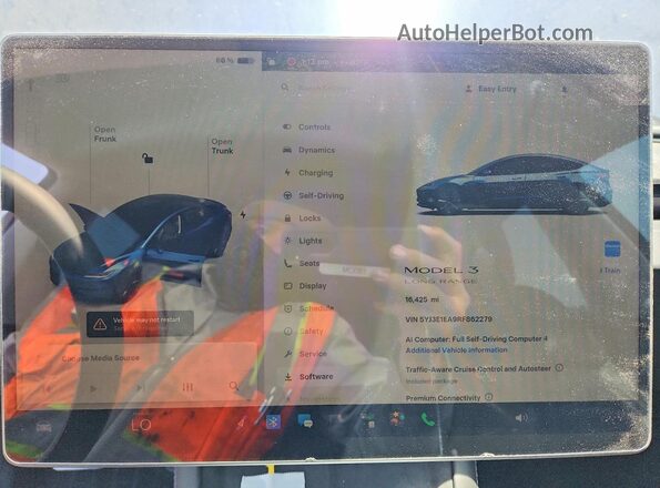 5YJ3E1EA9RF862279 2024 TESLA MODEL Blue Widok zestawu wskaźników