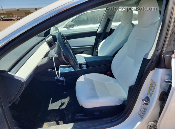 5YJ3E1EB0JF101248 2018 TESLA MODEL White წინა სალონის ხედი