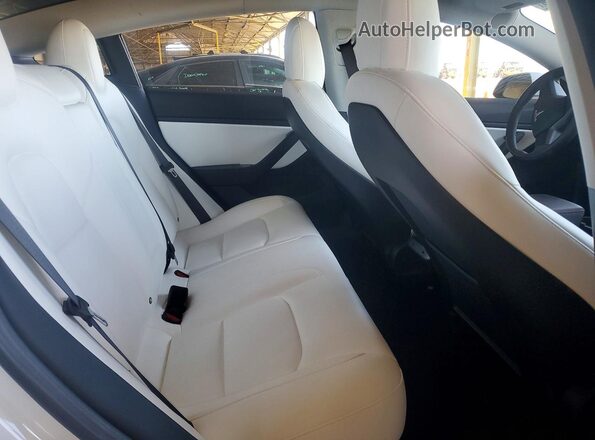5YJ3E1EB0JF101248 2018 TESLA MODEL White უკანა სავარძლების ხედი