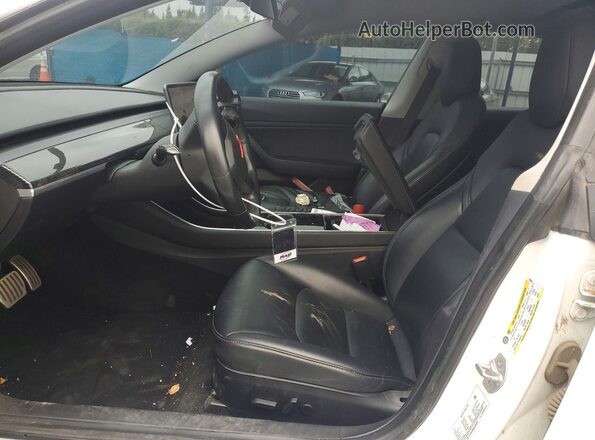 5YJ3E1EB0JF106594 2018 TESLA MODEL White Vista interior delantera
