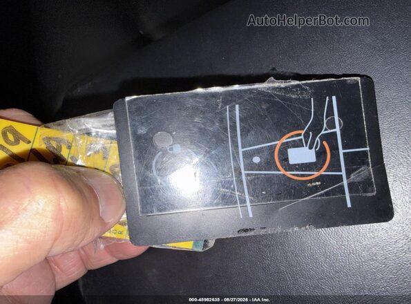 5YJ3E1EB0KF389659 2019 TESLA MODEL 3 Red Widok deski rozdzielczej