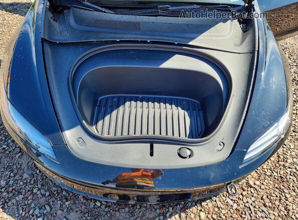5YJ3E1EB0SF064946 2025 TESLA MODEL Black Widok wnętrza z tyłu