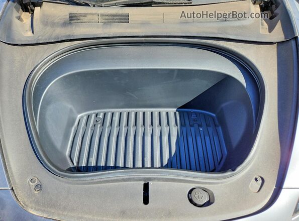 5YJ3E1EB0SF996757 2025 TESLA MODEL Silver Engine compartment view