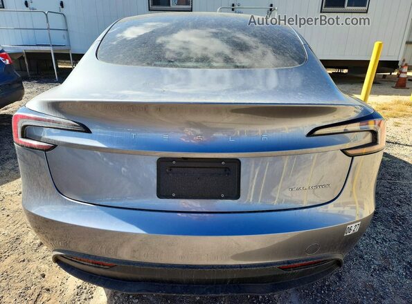 5YJ3E1EB0SF996757 2025 TESLA MODEL Silver Rear view
