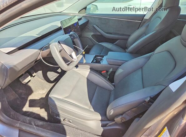 5YJ3E1EB0SF996757 2025 TESLA MODEL Silver Front interior view