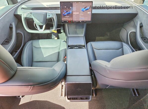 5YJ3E1EB0SF996757 2025 TESLA MODEL Silver Dashboard view