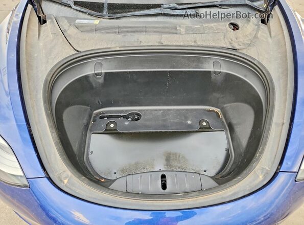 5YJ3E1EB1JF064419 2018 TESLA MODEL Blue Widok komory silnika