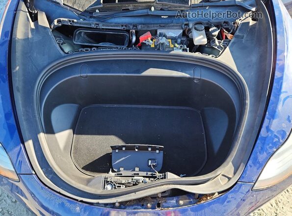 5YJ3E1EB1JF133867 2018 TESLA MODEL Blue უკანა სალონის ხედი