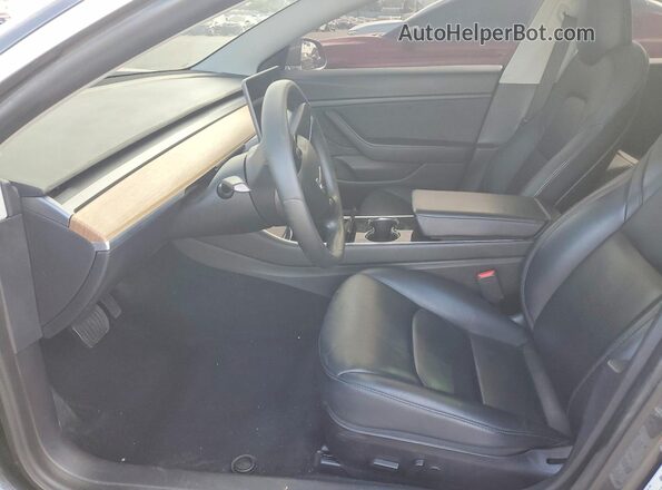 5YJ3E1EB1LF711971 2020 TESLA MODEL Gray Front interior view