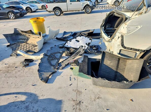5YJ3E1EB1MF065638 2021 TESLA MODEL White Vista del compartimento del motor