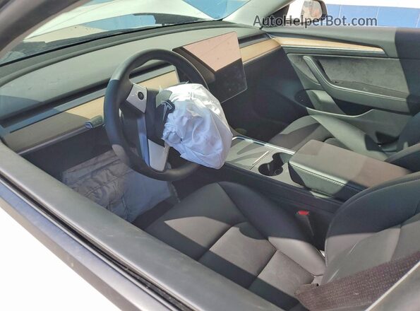 5YJ3E1EB1NF128559 2022 TESLA MODEL White Front interior view