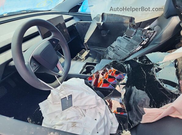 5YJ3E1EB1RF814705 2024 TESLA MODEL Gray Вид салону спереду