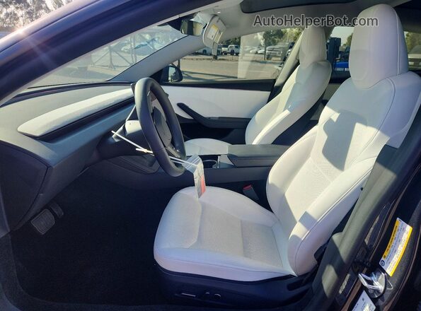 5YJ3E1EB1SF987811 2025 TESLA MODEL Угольный Вид салона спереди
