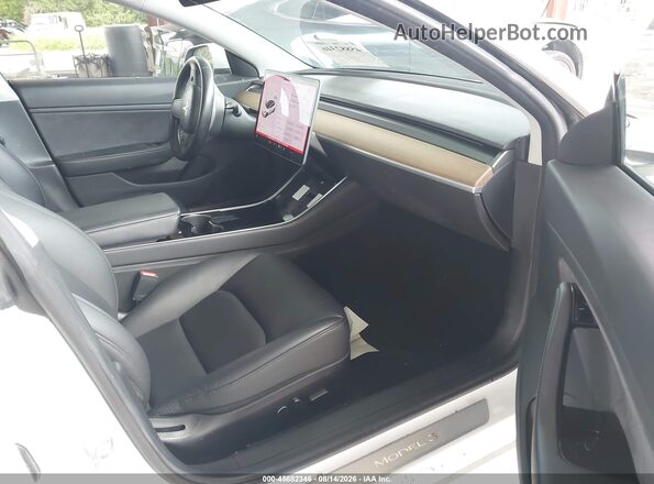 5YJ3E1EB2JF084257 2018 TESLA MODEL 3 White Vista interior delantera