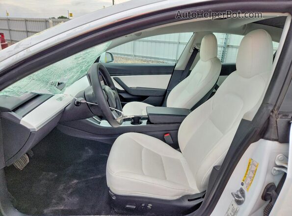 5YJ3E1EB2LF787800 2020 TESLA MODEL White Vista interior delantera