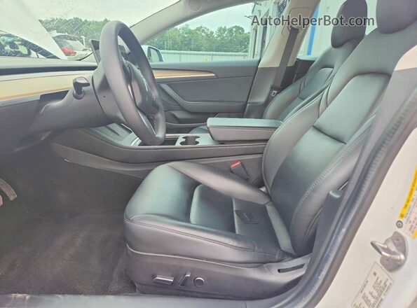5YJ3E1EB2MF055930 2021 TESLA MODEL White Вид салону спереду