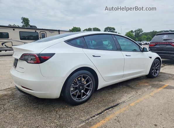 5YJ3E1EB2MF055930 2021 TESLA MODEL White Задня права чверть