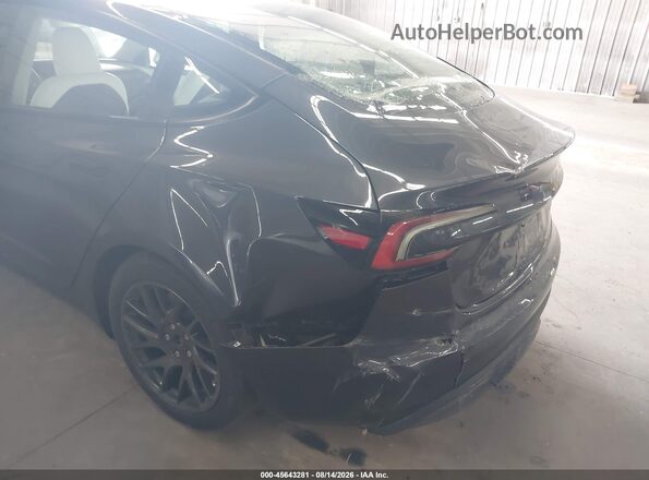 5YJ3E1EB2RF810923 2024 TESLA MODEL 3 Black Rear interior view