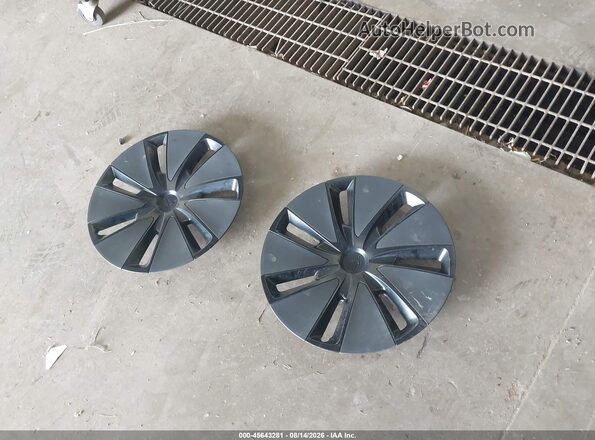 5YJ3E1EB2RF810923 2024 TESLA MODEL 3 Black Instrument cluster view