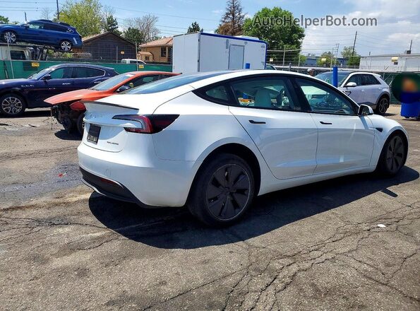 5YJ3E1EB2SF953098 2025 TESLA MODEL Белый Задняя правая четверть